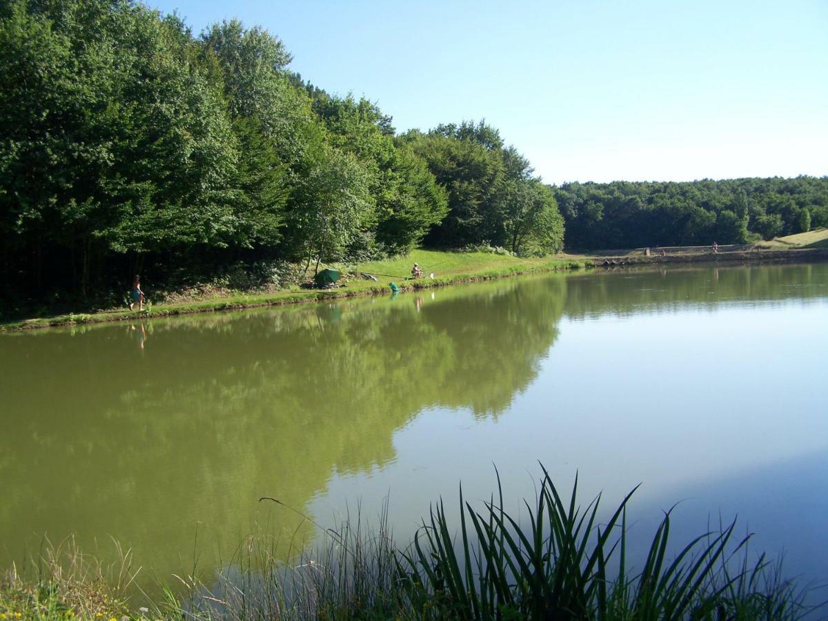 Camping Les Petites Minaudieres Hotel Saint-Sauveur  ภายนอก รูปภาพ
